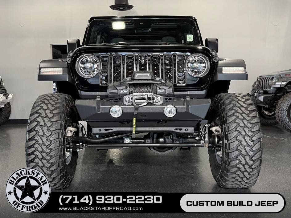 Used 2024 Jeep Gladiator Rubicon w/ Technology Group AWD/4WD image 3