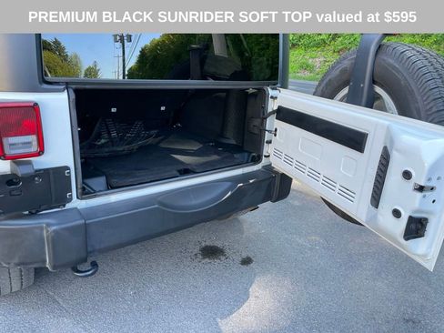 Used 2018 Jeep Wrangler Unlimited Sport S AWD/4WD image 9