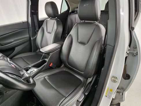 Used 2024 Buick Encore GX Sport Touring FWD image 10