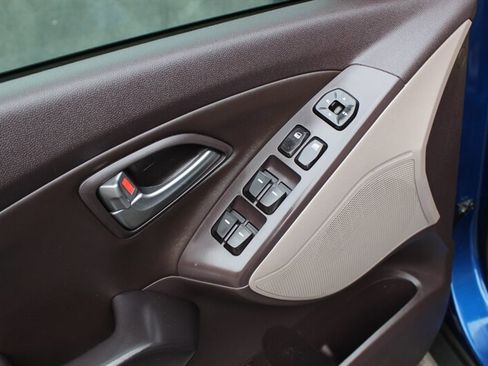 Used 2015 Hyundai Tucson SE AWD/4WD image 11