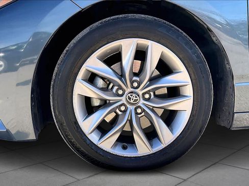 Used 2022 Toyota Avalon XLE image 10