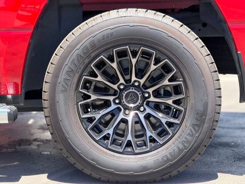 Used 2024 RAM 1500 Big Horn AWD/4WD image 2
