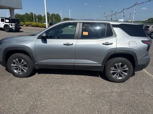 Used 2025 Chevrolet Equinox LT FWD image 7