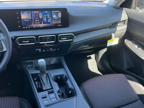 New 2026 Nissan Sentra SR w/ Floor Mat Package FWD image 31
