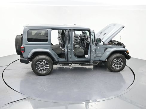 Used 2024 Jeep Wrangler Unlimited Sahara w/ Technology Group AWD/4WD image 24