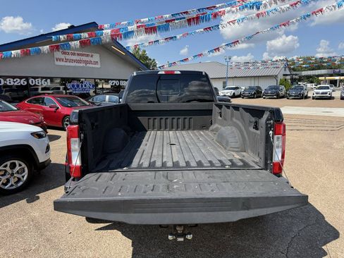 Used 2017 Ford F350 Lariat w/ Lariat Value Package AWD/4WD image 7