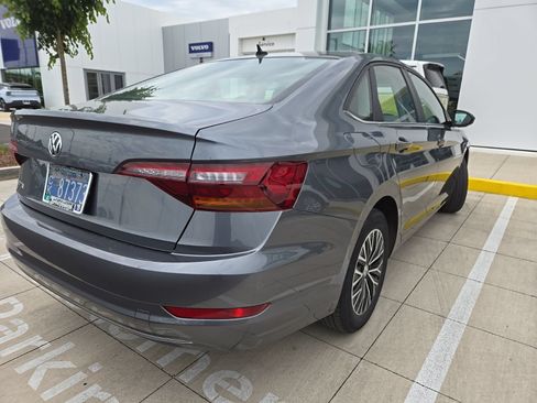 Used 2019 Volkswagen Jetta SE FWD image 6