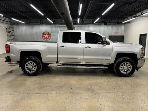 Used 2016 Chevrolet Silverado 3500 LTZ w/ Duramax Plus Package image 15