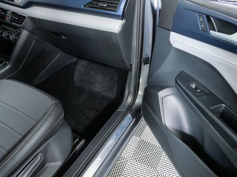 Certified 2024 Volkswagen Taos SE FWD image 26