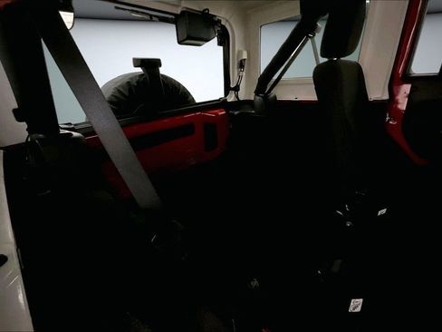 Used 2018 Jeep Wrangler Unlimited Sport S image 26