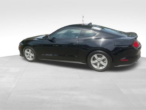 Used 2020 Ford Mustang Coupe RWD image 9