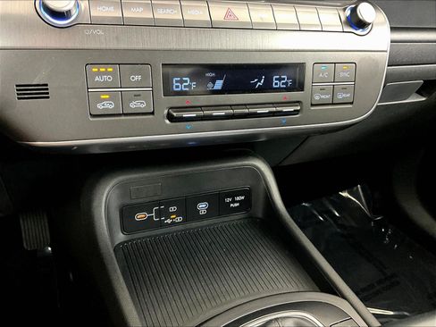 Used 2025 Hyundai Kona SEL AWD/4WD image 15