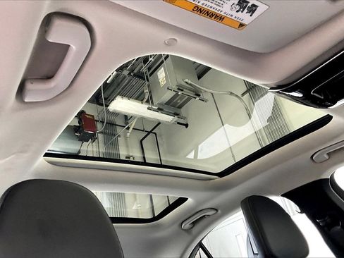 Used 2022 Mercedes-Benz C 300 Sedan image 14