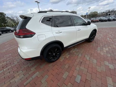 Used 2018 Nissan Rogue SV w/ Premium Package image 35