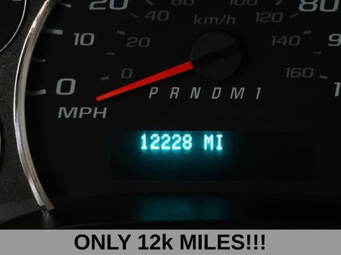 Used 2022 Chevrolet Express 3500 w/ Driver Convenience Package RWD image 5