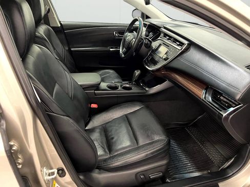Used 2014 Toyota Avalon XLE Premium image 18