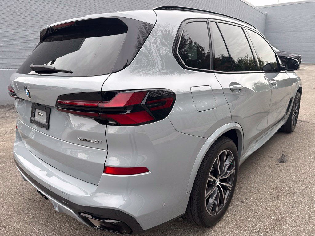 Used 2024 BMW X5 xDrive40i w/ M Sport Package AWD/4WD image 5