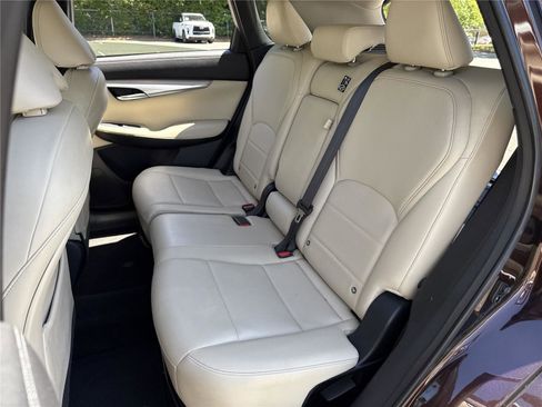 Used 2020 INFINITI QX50 Luxe w/ Navigation Package AWD/4WD image 17
