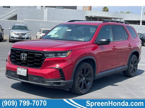Used 2025 Honda Pilot Black Edition image 1