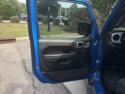 Used 2024 Jeep Wrangler Unlimited Sport AWD/4WD image 14