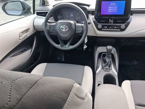 Used 2025 Toyota Corolla LE FWD image 8