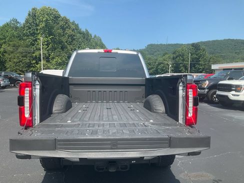 Used 2024 Ford F250 Lariat w/ Lariat Ultimate Package AWD/4WD image 19