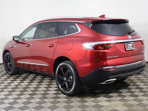 Used 2024 Buick Enclave Essence w/ Sport Touring Edition image 10