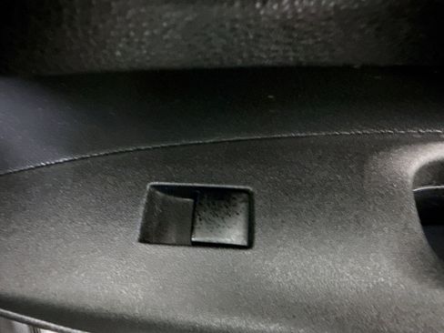 Used 2025 Toyota Corolla LE FWD image 30