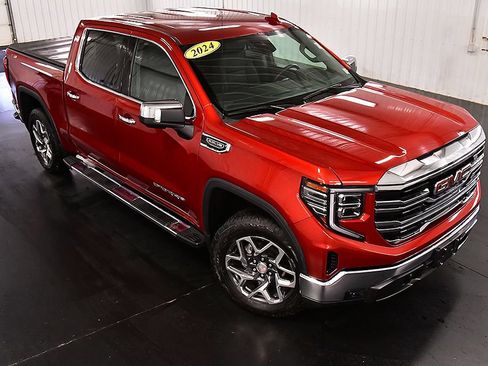 Used 2024 GMC Sierra 1500 SLT w/ SLT Premium Package AWD/4WD image 16