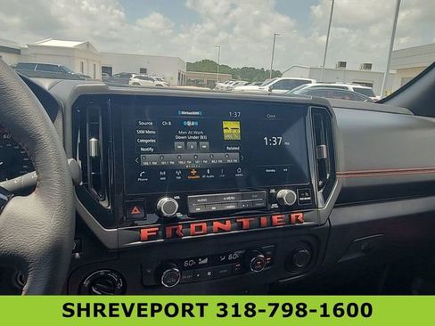 Used 2025 Nissan Frontier PRO-4X AWD/4WD image 13