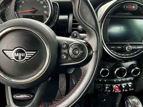 Used 2019 MINI Cooper S image 13