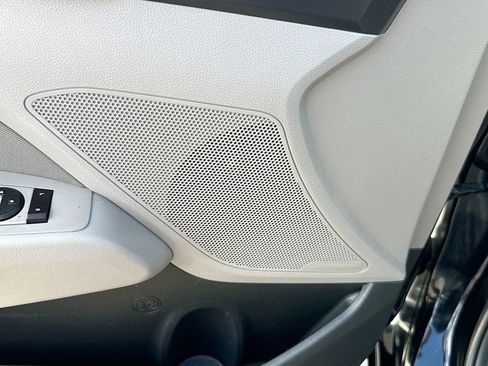 Used 2020 Hyundai Elantra SEL image 19