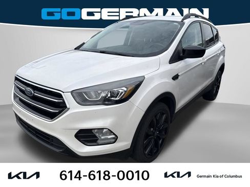 Used 2017 Ford Escape SE w/ Equipment Group 201A AWD/4WD image 1