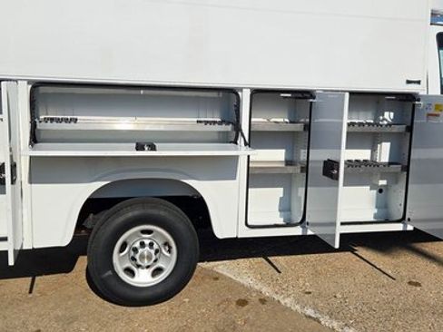 New 2025 Chevrolet Express 3500 w/ Power Convenience Package image 13