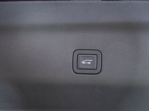 New 2025 Chevrolet Suburban Premier w/ Sun And Tow Package image 12