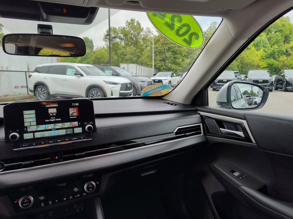 Used 2024 Mitsubishi Outlander SE AWD/4WD image 10