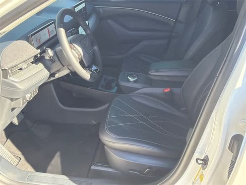 Used 2022 Ford Mustang Mach-E Select image 10
