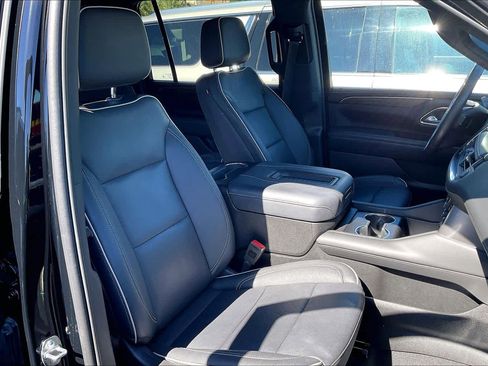 Certified 2024 Chevrolet Suburban Premier image 8