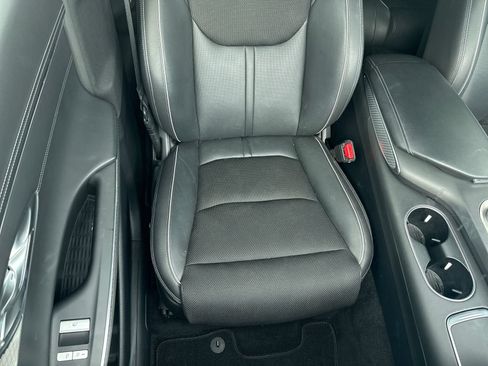 Used 2024 Genesis GV70 2.5T AWD/4WD image 9
