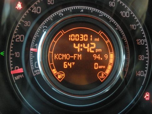 Used 2012 FIAT 500 Sport w/ Safety & Sound Pkg FWD image 34
