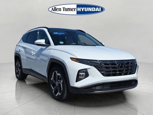 Certified 2024 Hyundai Tucson Limited AWD/4WD image 2