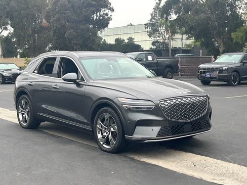 Used 2025 Genesis Electrified GV70 AWD/4WD image 4