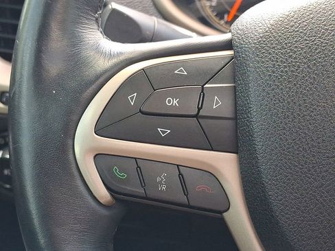 Used 2016 Jeep Cherokee Limited AWD/4WD image 9