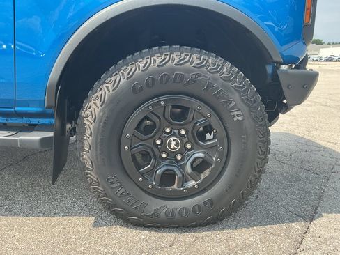 Used 2022 Ford Bronco Big Bend w/ Sasquatch Package AWD/4WD image 26
