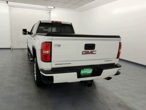 Used 2017 GMC Sierra 2500 Denali w/ Suspension Package, Off-Road image 7