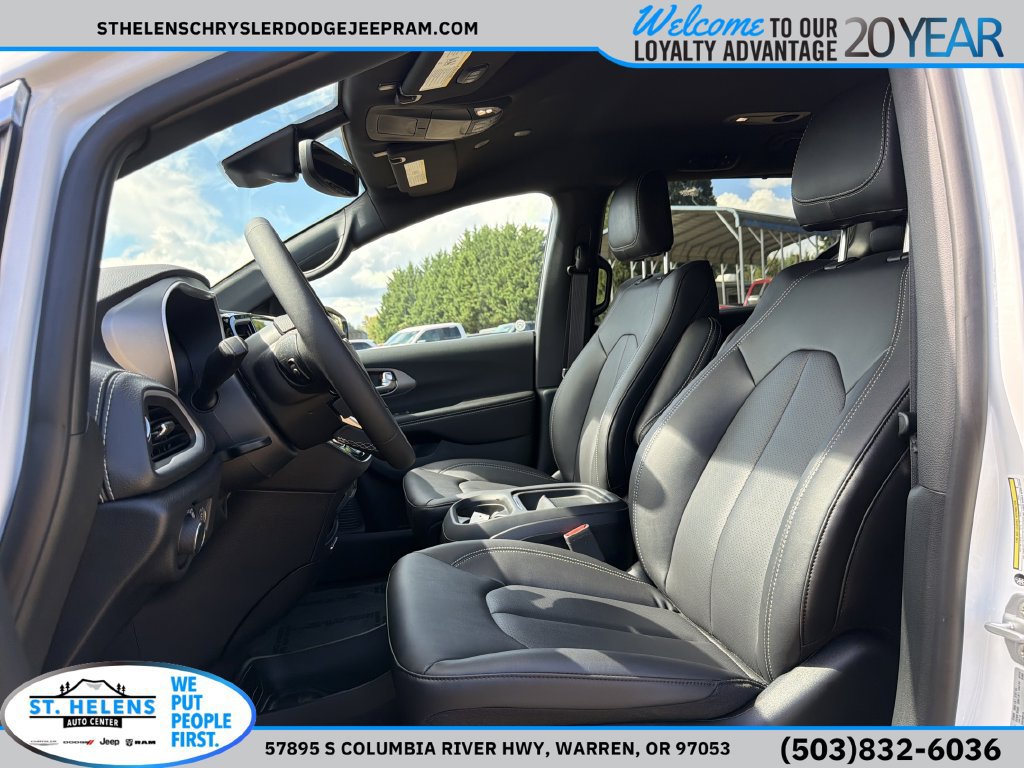 New 2027 Chrysler Pacifica Select FWD image 13
