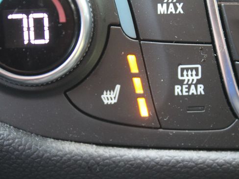 Used 2023 Chevrolet Equinox RS FWD image 41