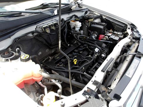 Used 2012 Ford Escape XLT image 21