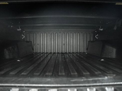 Used 2018 Toyota Tacoma TRD Off-Road image 9