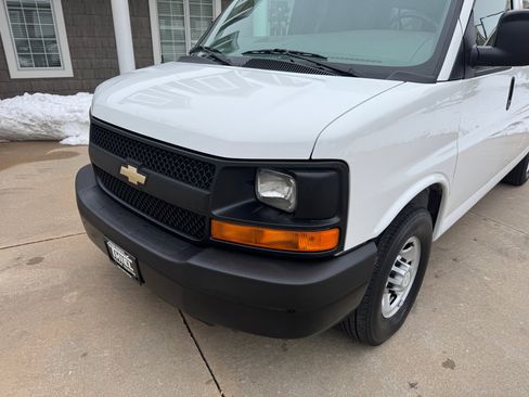 Used 2015 Chevrolet Express 2500 LS image 33